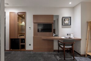 Comfort-Zimmer | Hochwertige Bettwaren, Daunenbettdecken, Zimmersafe, Schreibtisch