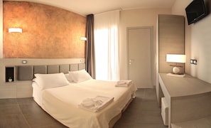 Comfort Double Room, Balcony | In-room safe, desk, soundproofing, free WiFi - Hotel Helvetia (Jesolo)
