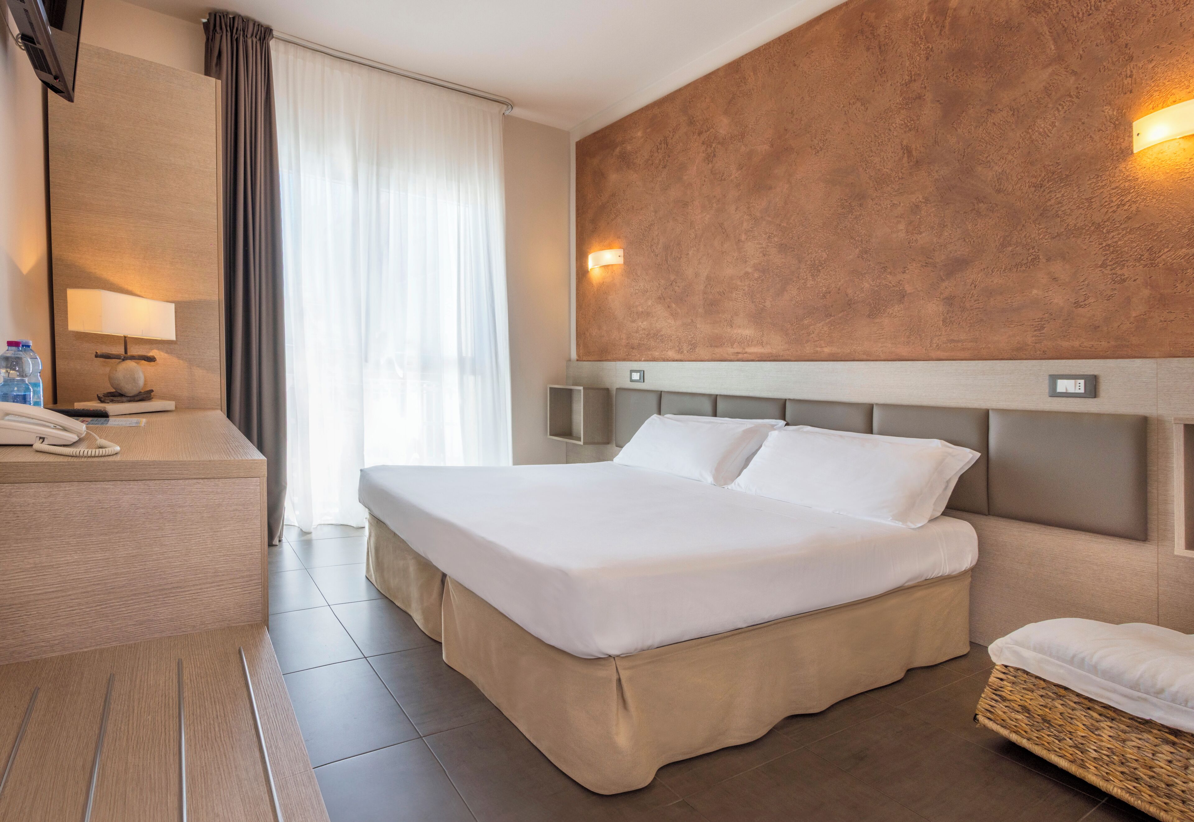 In-room safe, desk, soundproofing, free WiFi