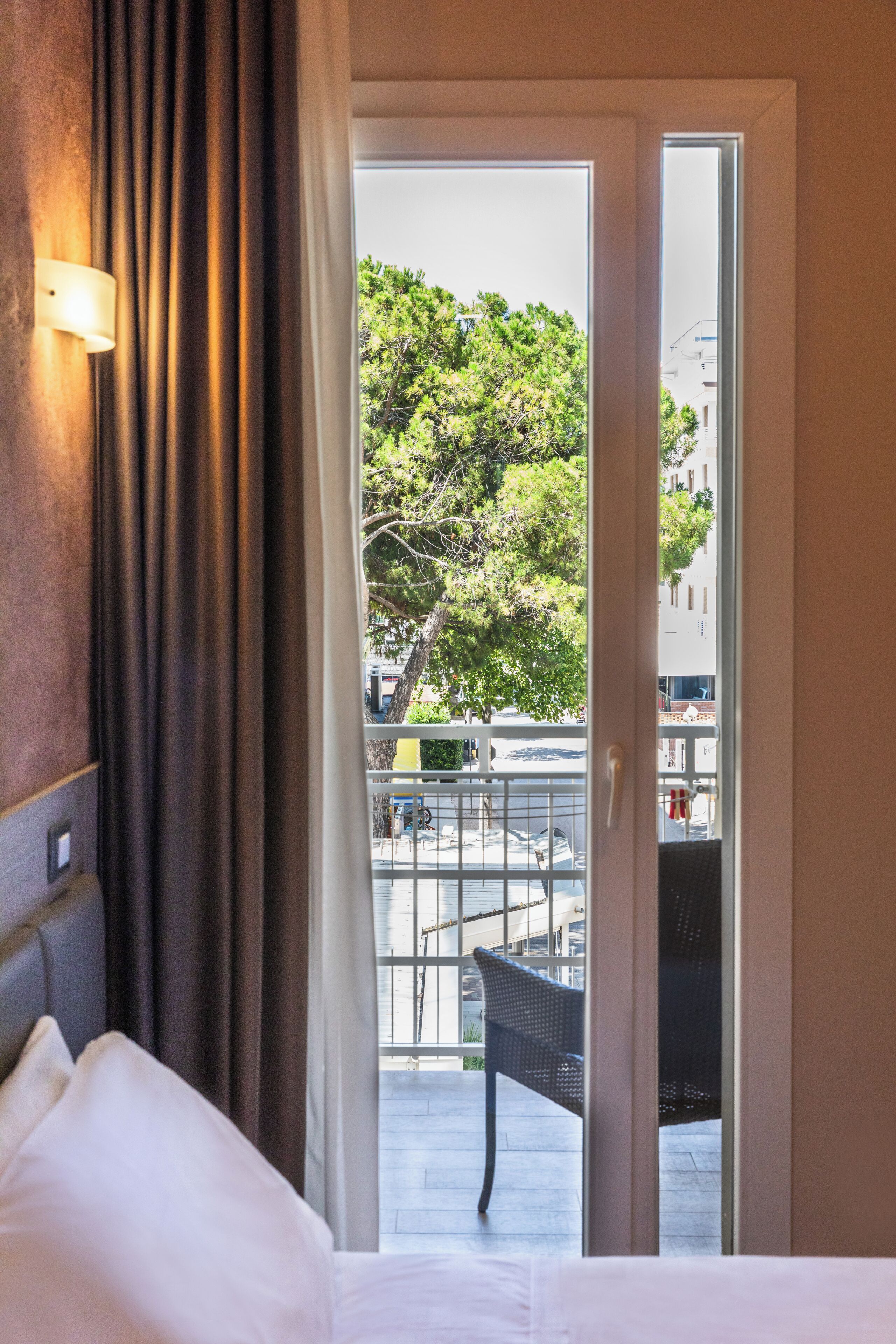 In-room safe, desk, soundproofing, free WiFi