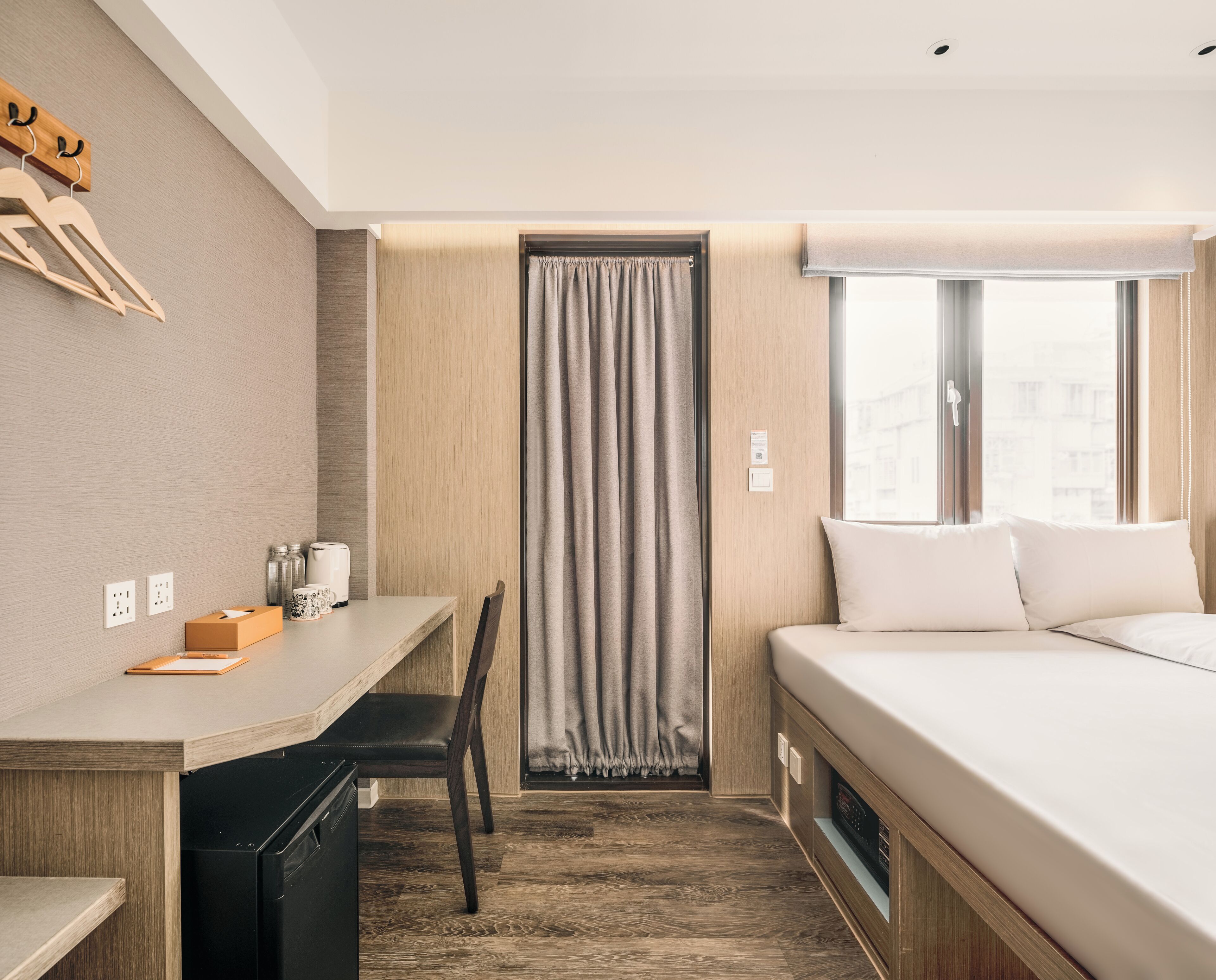 standard room | in-room safe, soundproofing, free wifi, bed sheets