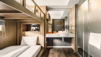 Bunk Bed Room | In-room safe, soundproofing, free WiFi, bed sheets