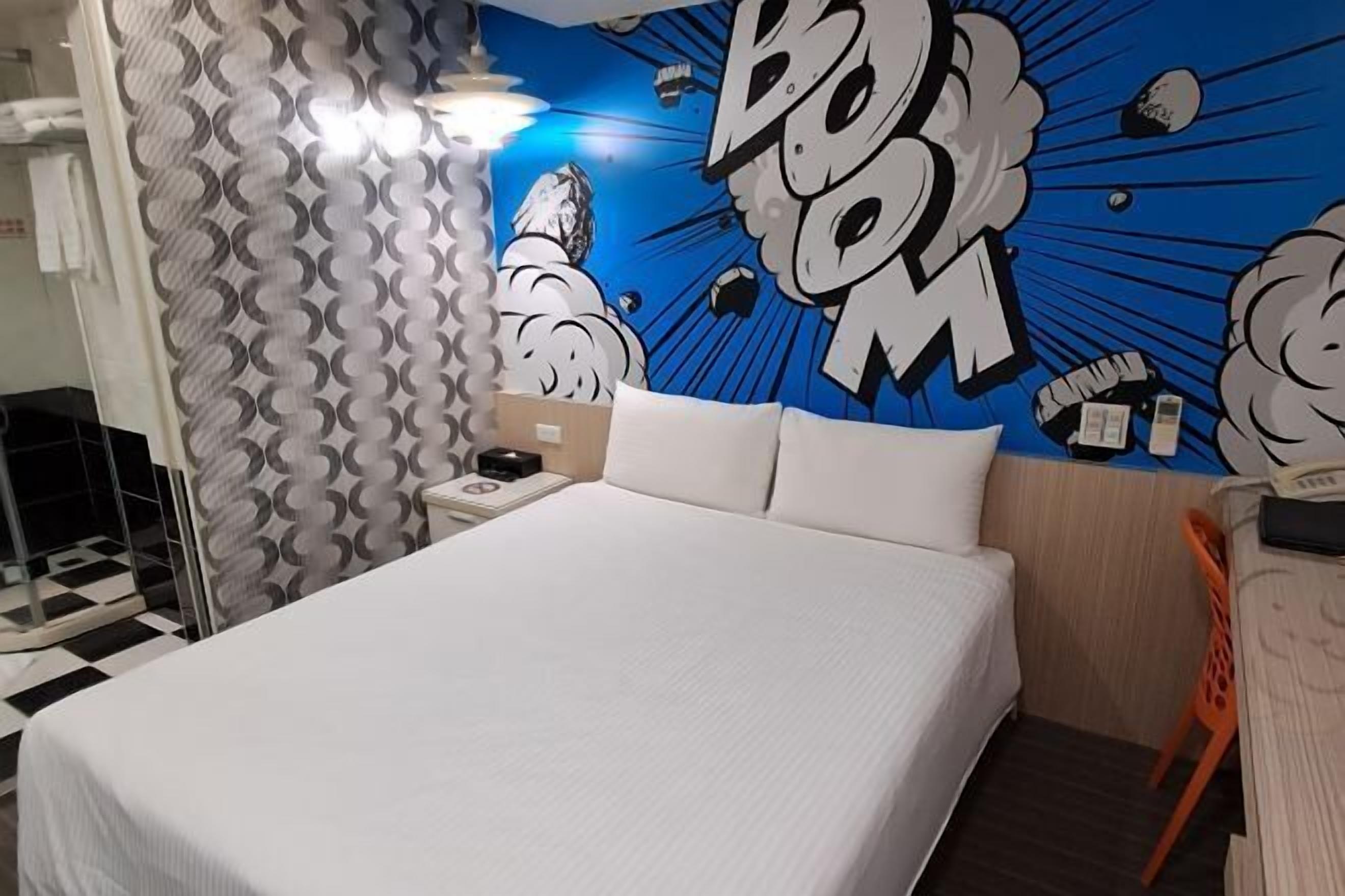 書桌、免費無線上網、床單