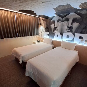 Camera Deluxe, 2 letti singoli | Una scrivania, Wi-Fi gratuito, lenzuola