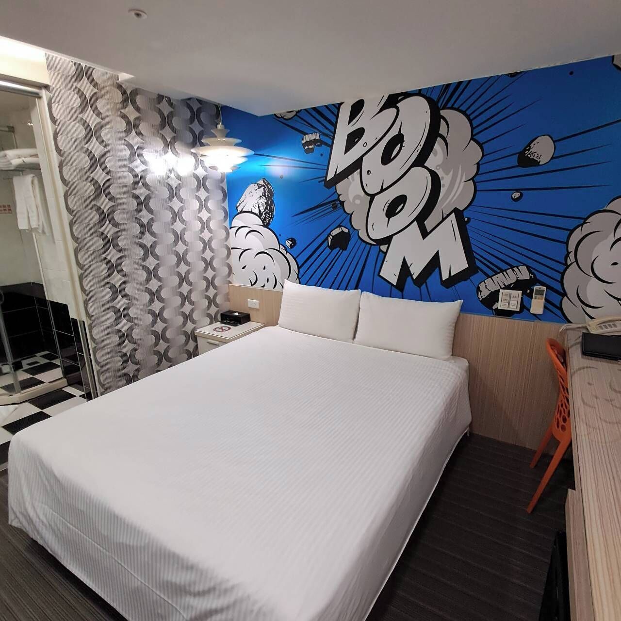 fashion double (no window) | desk, free wifi, bed sheets