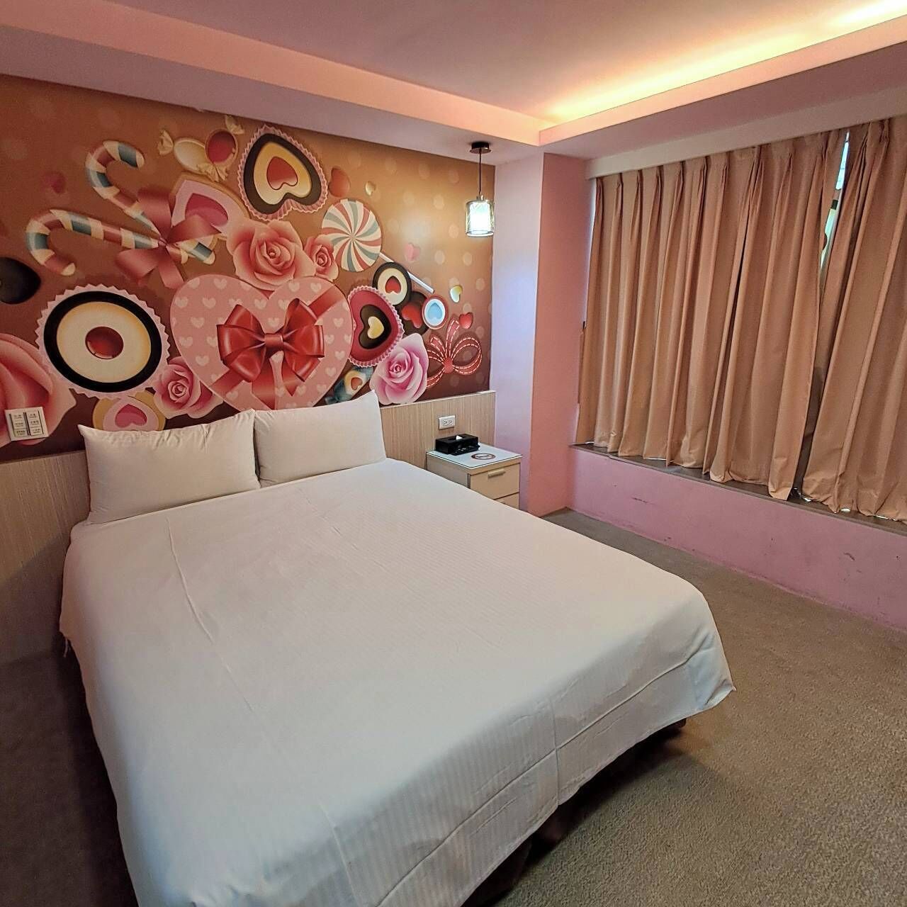 deluxe double room | desk, free wifi, bed sheets