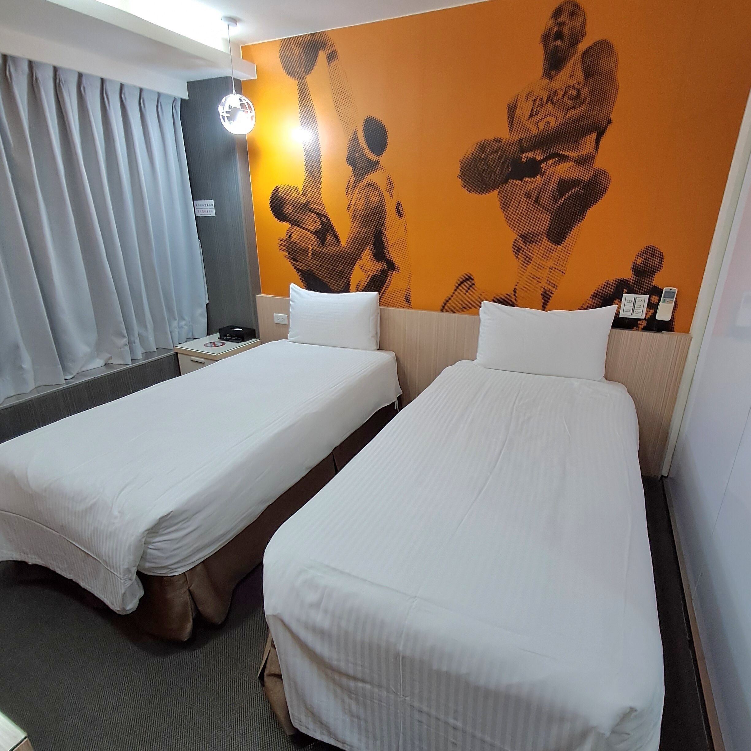 deluxe room, 2 single beds | desk, free wifi, bed sheets