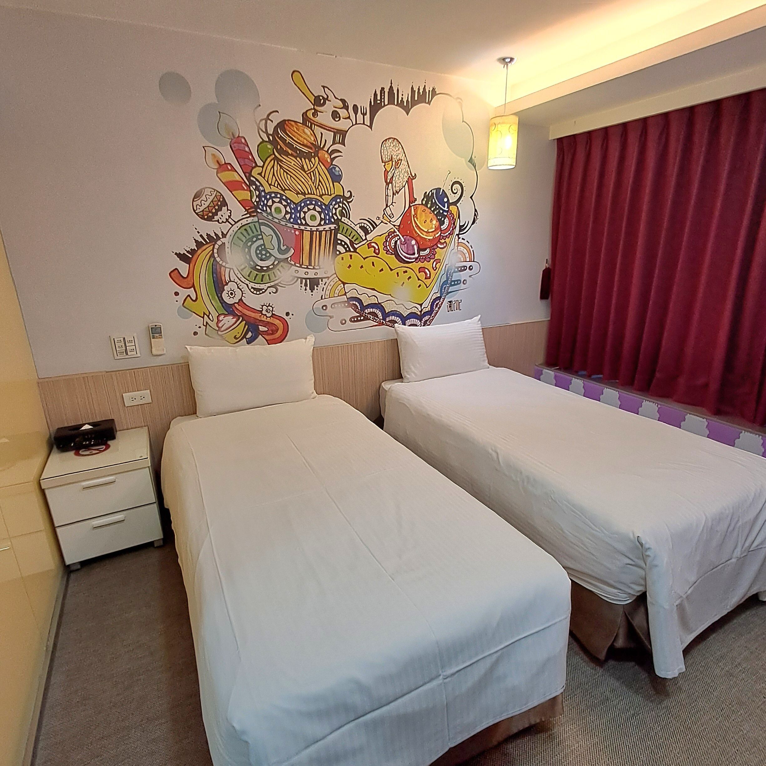 deluxe room, 2 single beds | desk, free wifi, bed sheets