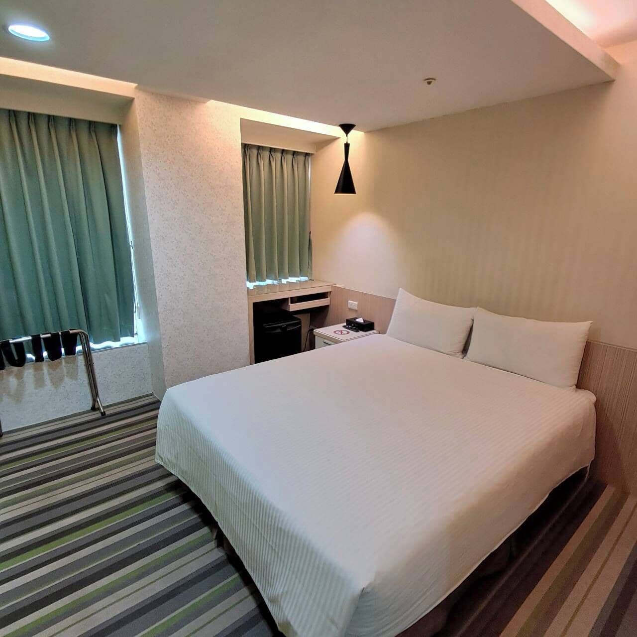 ห้องดีลักซ์ดับเบิล | โต๊ะทำงาน, Wi-Fi ฟรี, ผ้าปูที่นอน