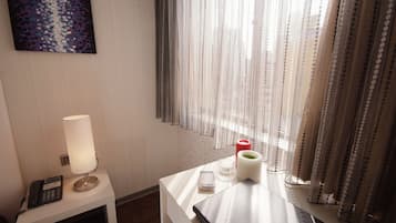 Standard Single Room | Down comforters, in-room safe, desk, soundproofing