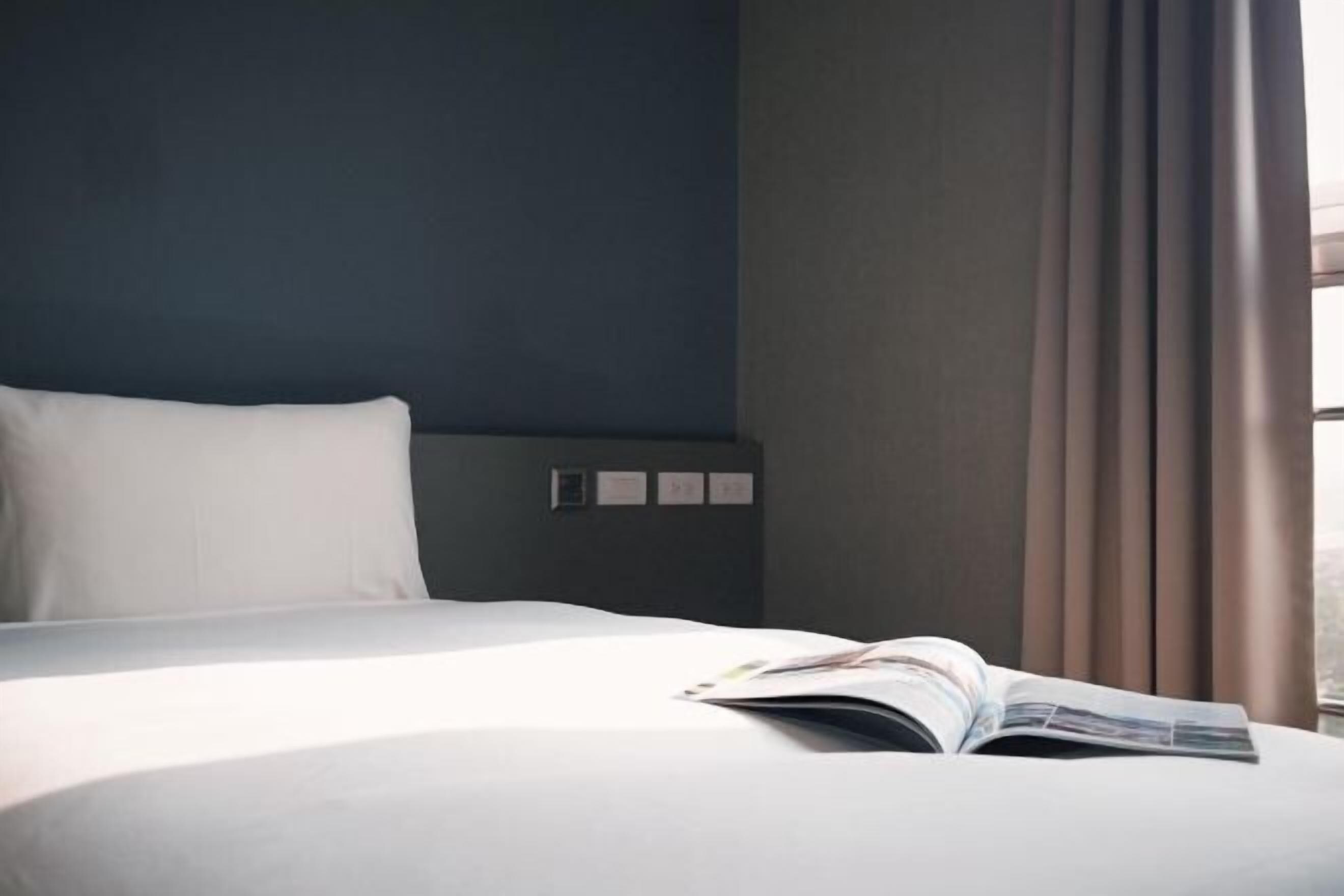 Down duvets, in-room safe, desk, soundproofing