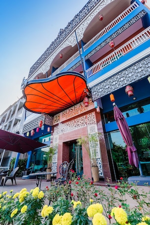Front of property. Roseate Hotel Chiangmai