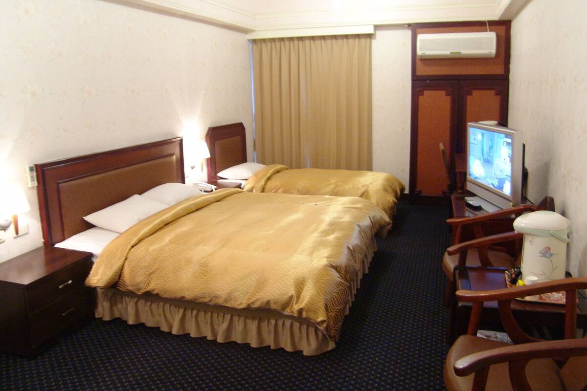 三人房 | 加厚床垫、遮光窗帘、熨斗/熨板、免费 WiFi