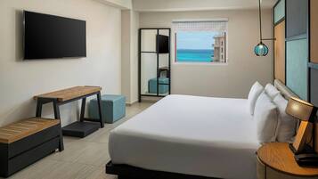 Minibar, két bảo mật tại phòng, bàn