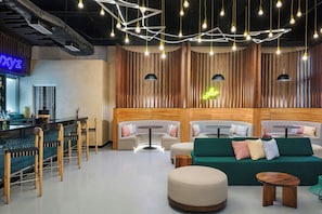 Bar (on property) - Aloft by Marriott Cancun (Cancun)