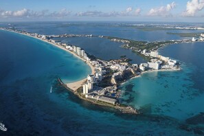 View from property - Aloft by Marriott Cancun (Cancun)