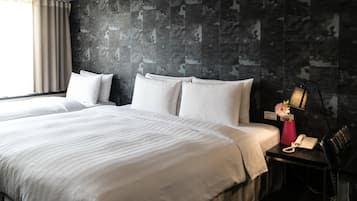 1 habitación, ropa de cama de alta calidad, cubrecamas y escritorio