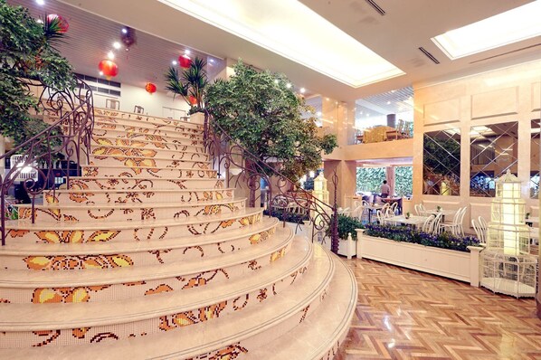 2 bares o lounges, lounge en el lobby 