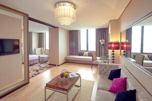 Royalle Suite | Seprai katun Mesir, seprai premium, selimut bulu angsa, dan busa memori