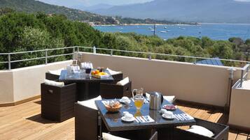 Vue sur la plage/lâocĂ©an