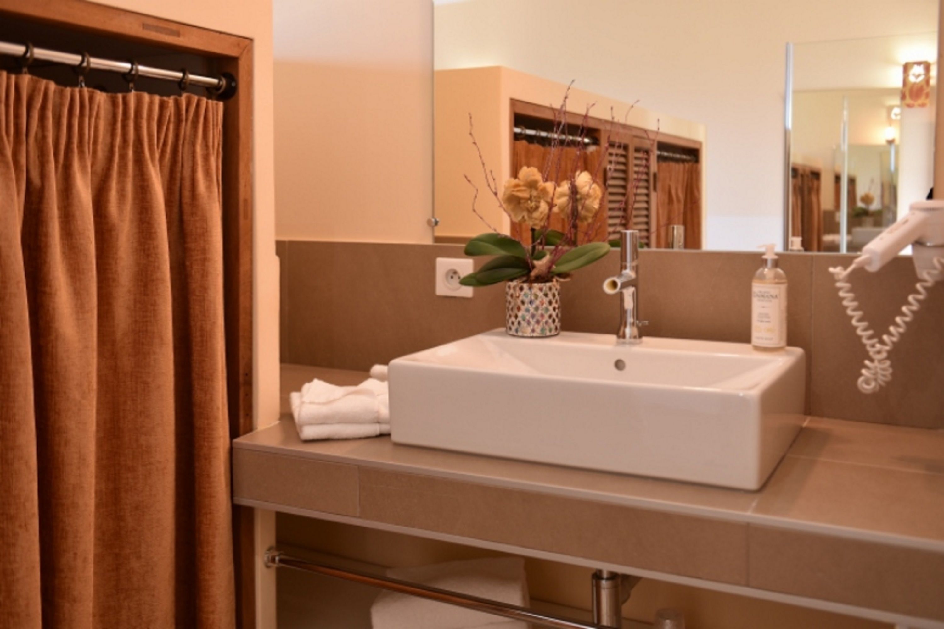 privilege room, sea view and balcony | bathroom | spring water bathtub, rainfall showerhead, free toiletries, hair dryer