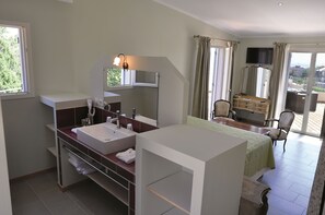 Suite Studio 30m² Avec Vue Mer, Balcon & Entree Privee | Lavabo en el baño