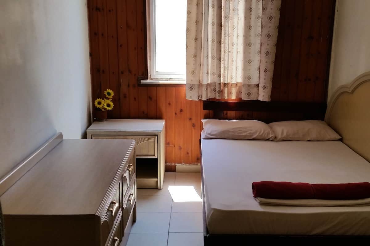Standard Double or Twin Room, Shared Bathroom | In-room safe, bed sheets