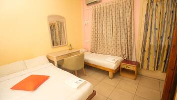 In-room safe, bed sheets