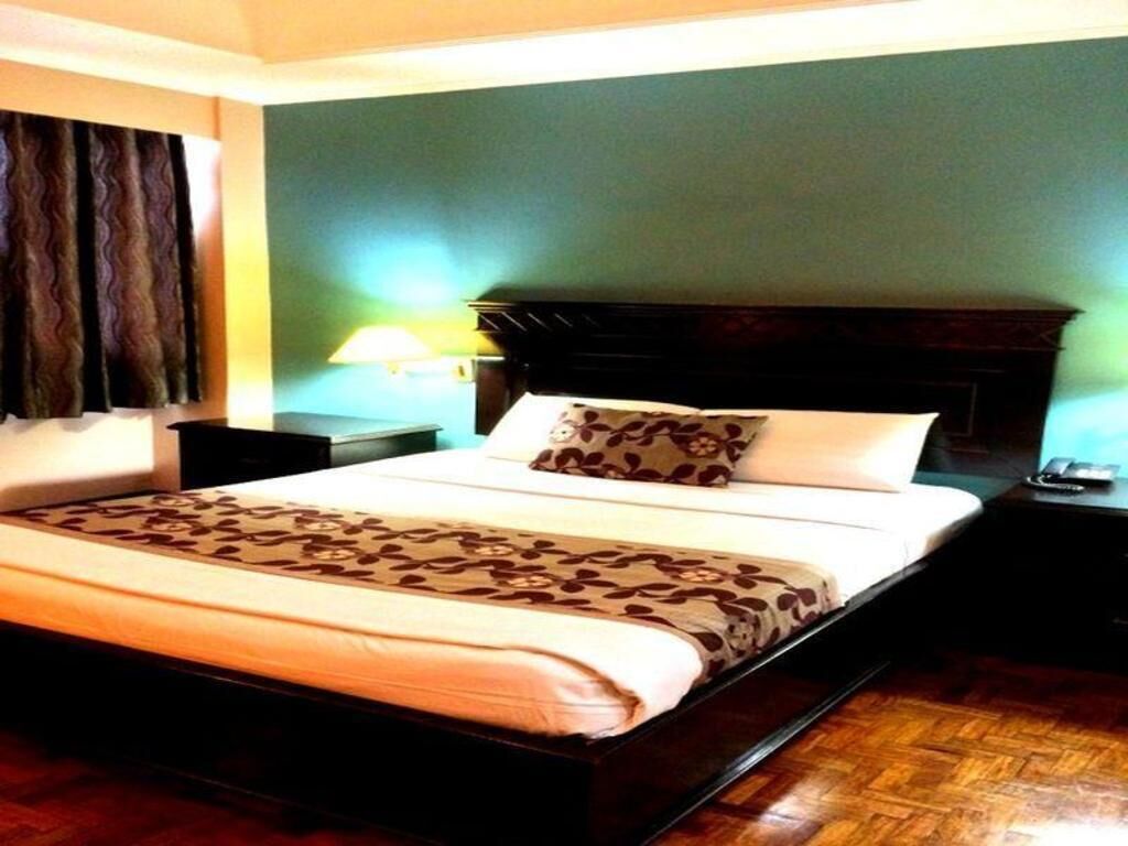 In-room safe, rollaway beds, free WiFi