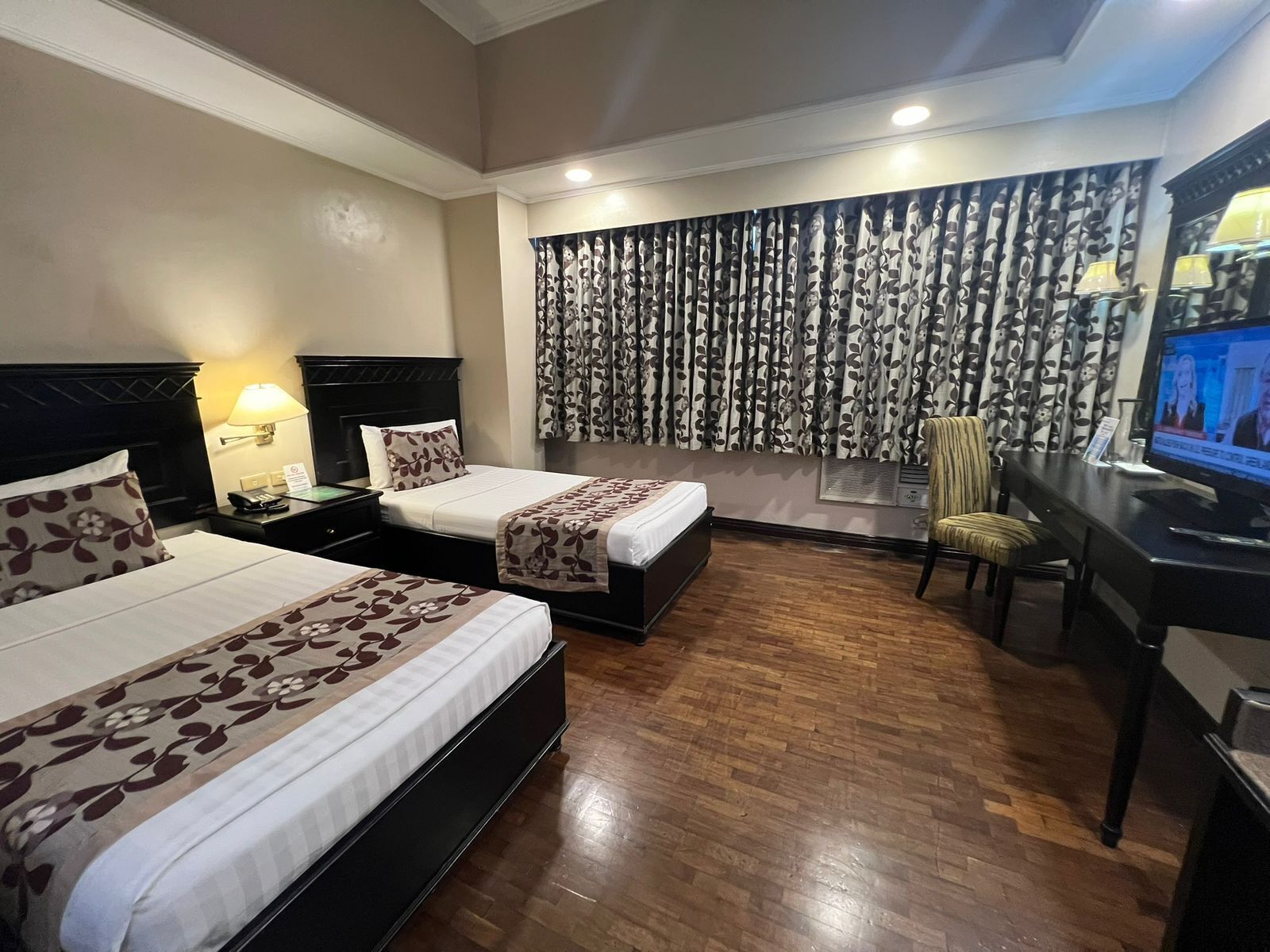 In-room safe, rollaway beds, free WiFi