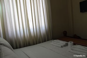 Standard Room, 1 Queen Bed | Free WiFi - Casa Rica Hotel (Vigan)