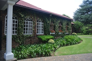 Front of property - Amoris Guest House - Lynnwood (Pretoria)
