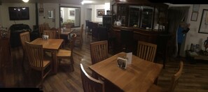 Breakfast, lunch and dinner served - The Lodge At Te Rawa - Boat Access Only (Te Rawa)