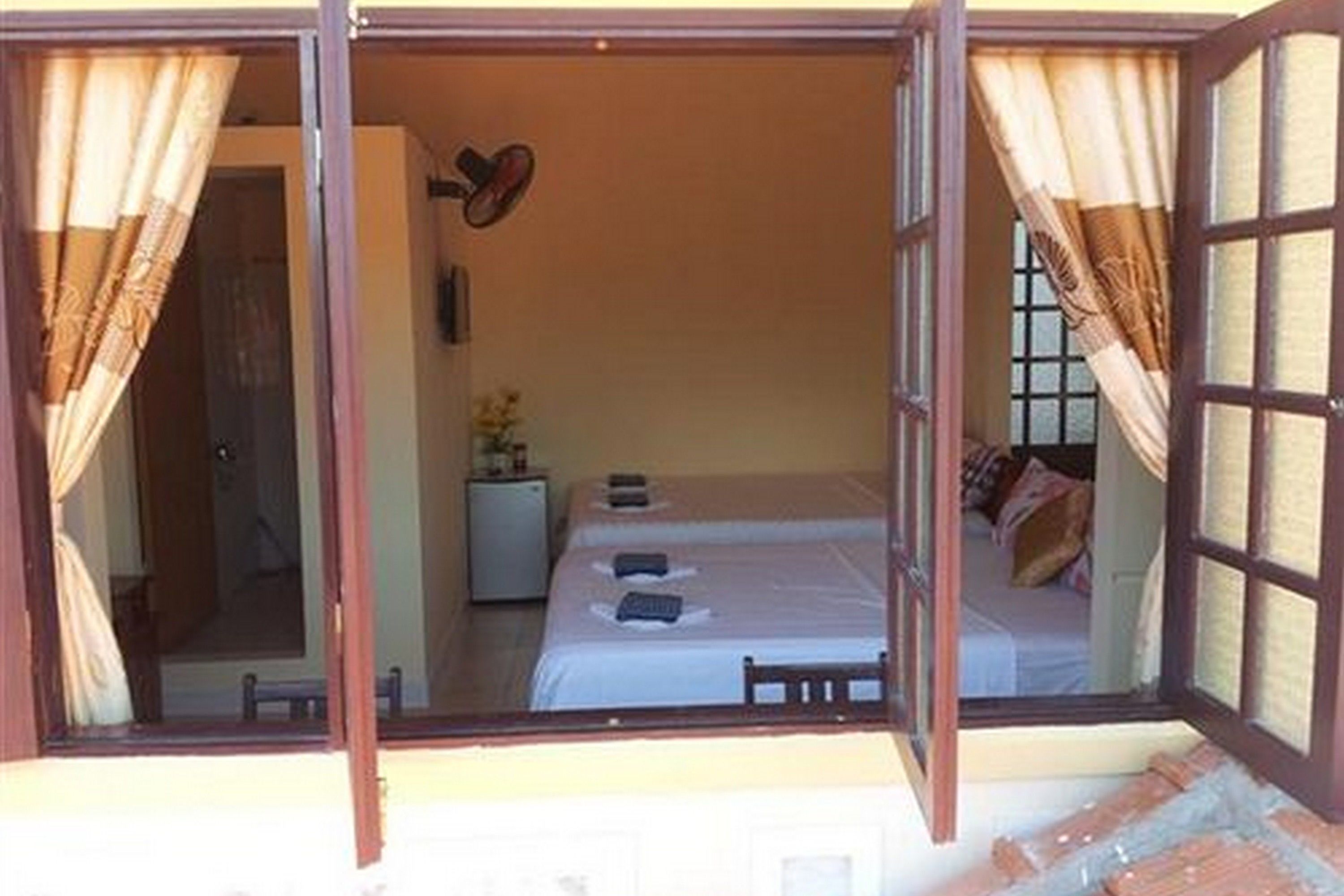 Minibar, in-room safe, desk, rollaway beds