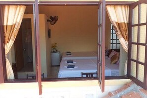 Minibar, in-room safe, desk, rollaway beds - Homeland River Homestay (Da Nang)