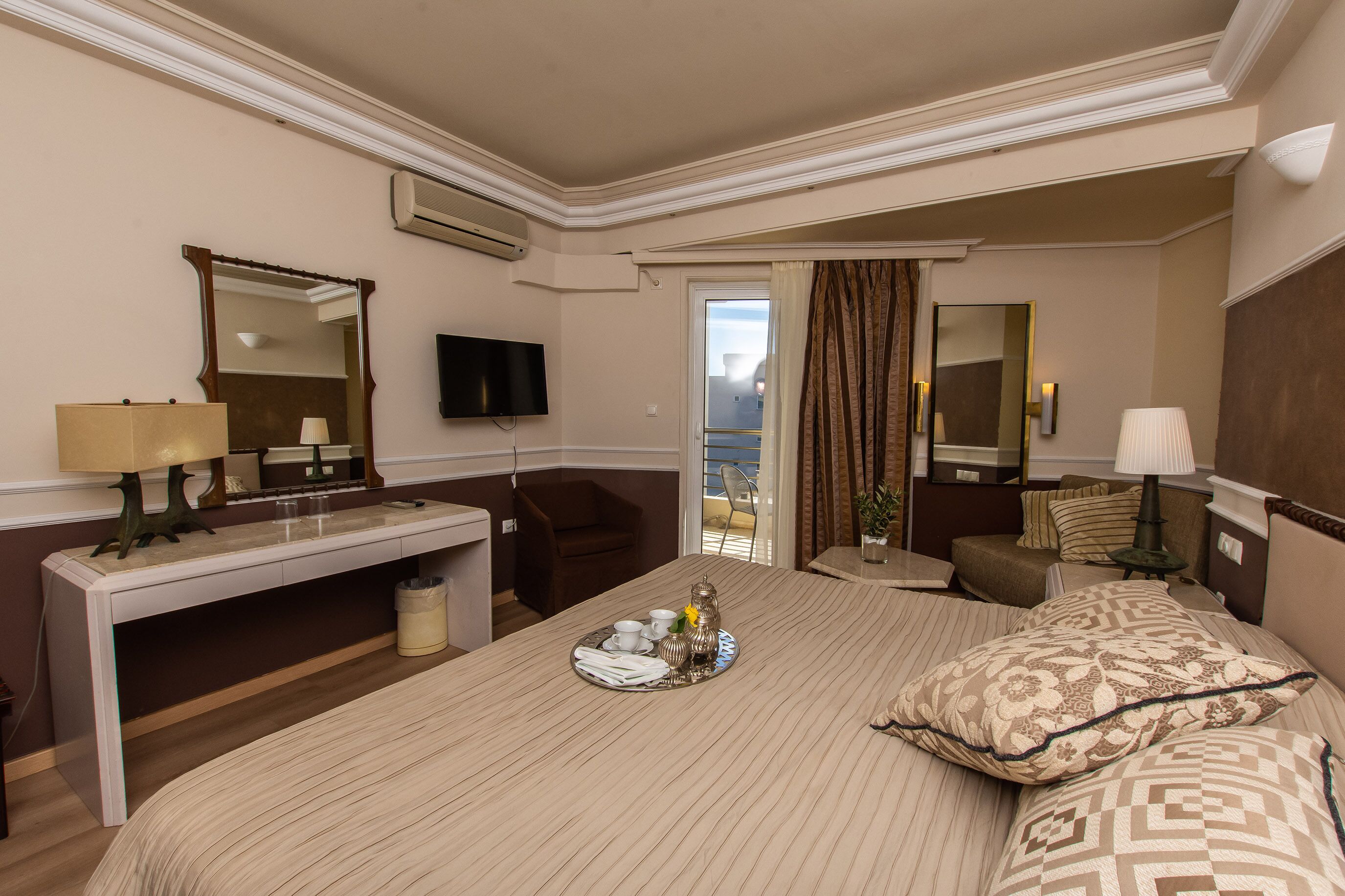 1 bedroom, in-room safe, desk, blackout curtains