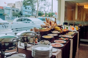 Free daily buffet breakfast