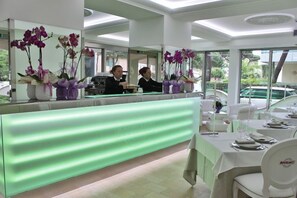 Bar (in der Unterkunft)
