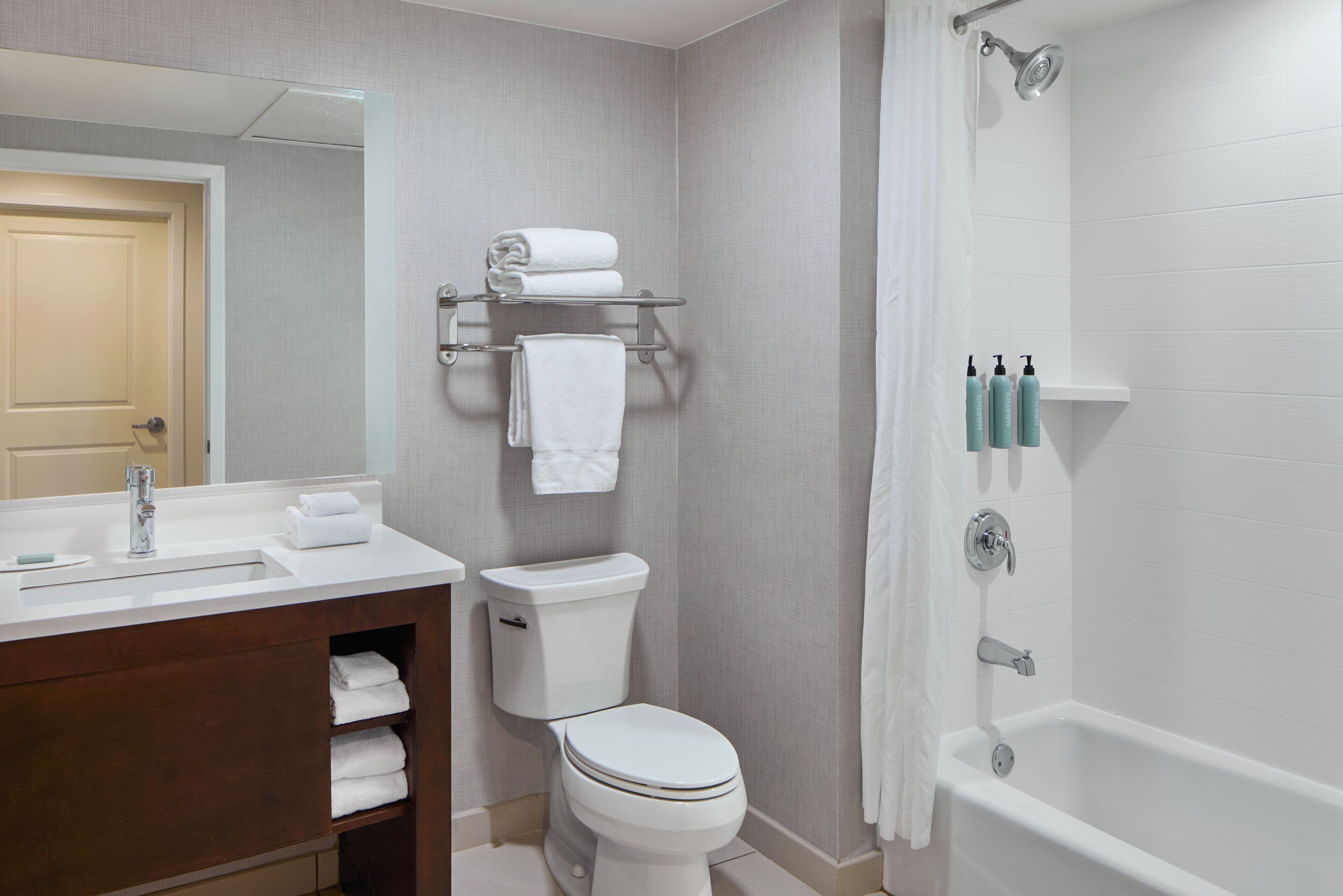 suite, 1 bedroom | bathroom | rainfall showerhead, free toiletries, hair dryer, towels