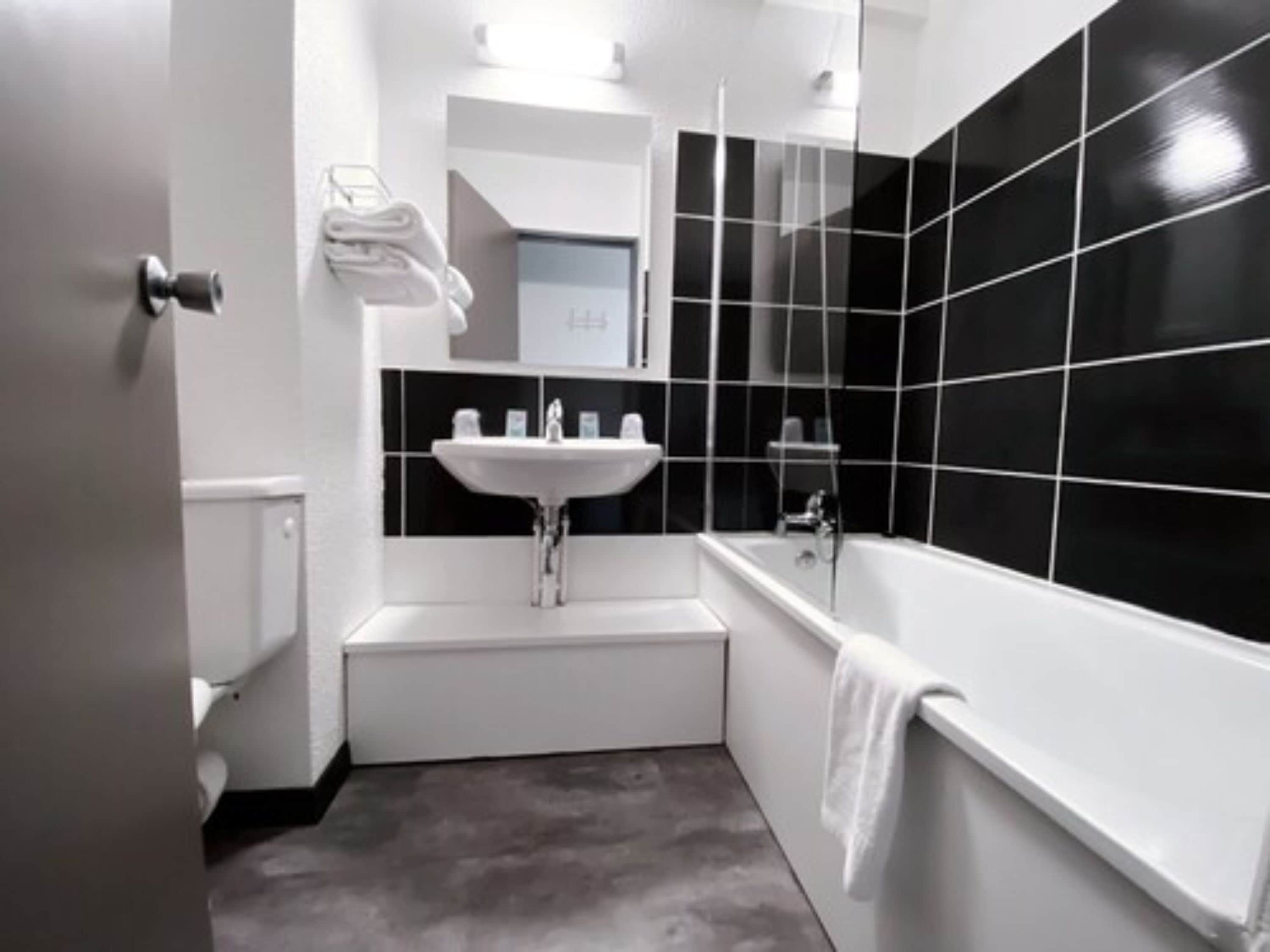 Photo - The Originals City, Hotel Ariane, Toulouse Sud Labège