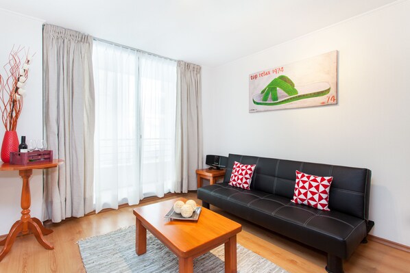 Double or Twin Room | Living room