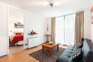 Double or Twin Room | Living room