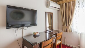 Unclassified image, 2 of 28, button - Efendi Apartment (Istanbul)