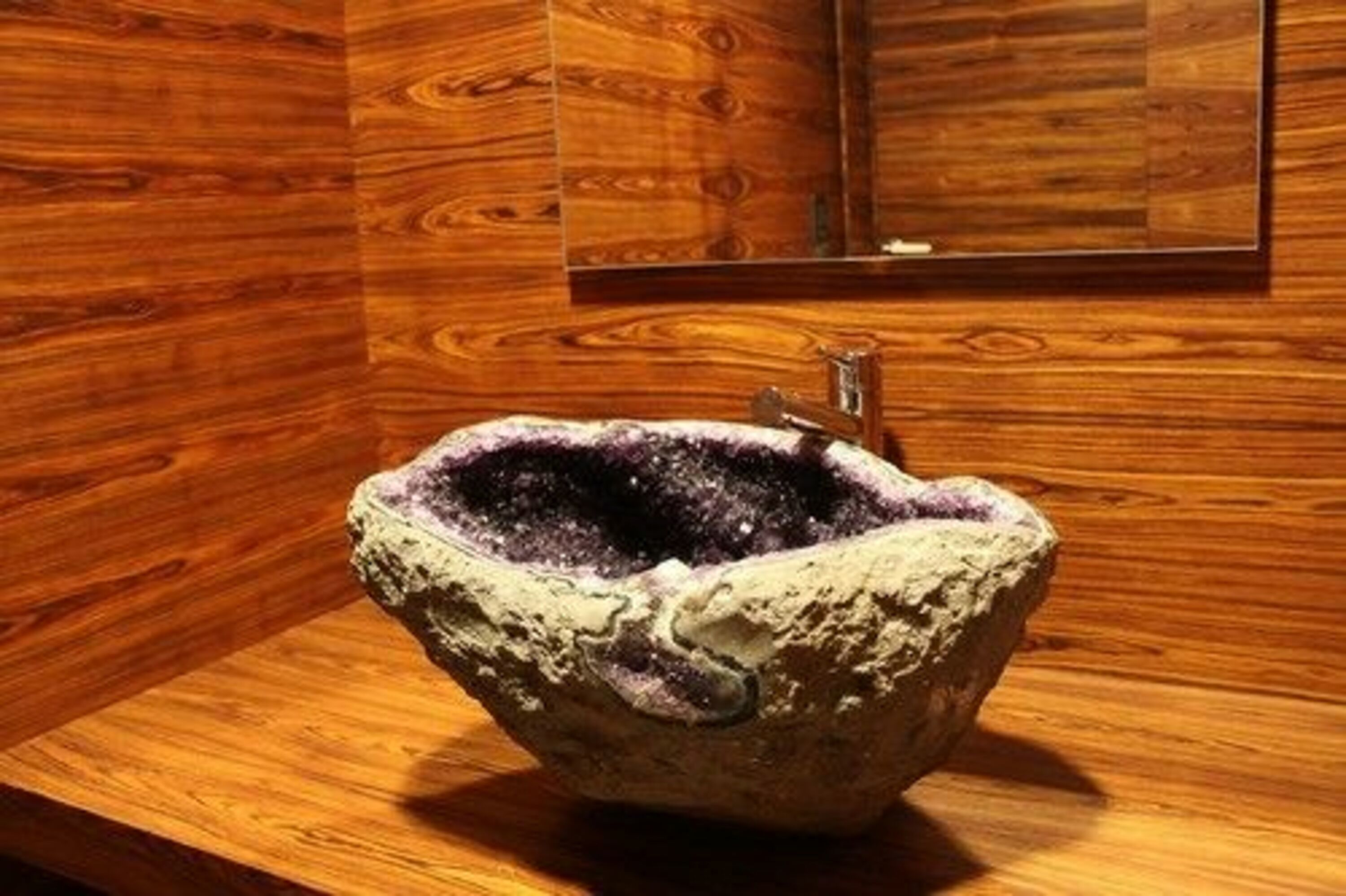 double room, garden view | bathroom sink