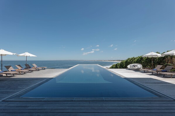 Außenpool (je nach Saison geöffnet)