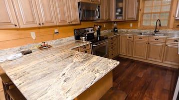 Five Bedroom Townhouse | Private kitchen