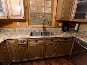Five Bedroom Townhouse | Private kitchen