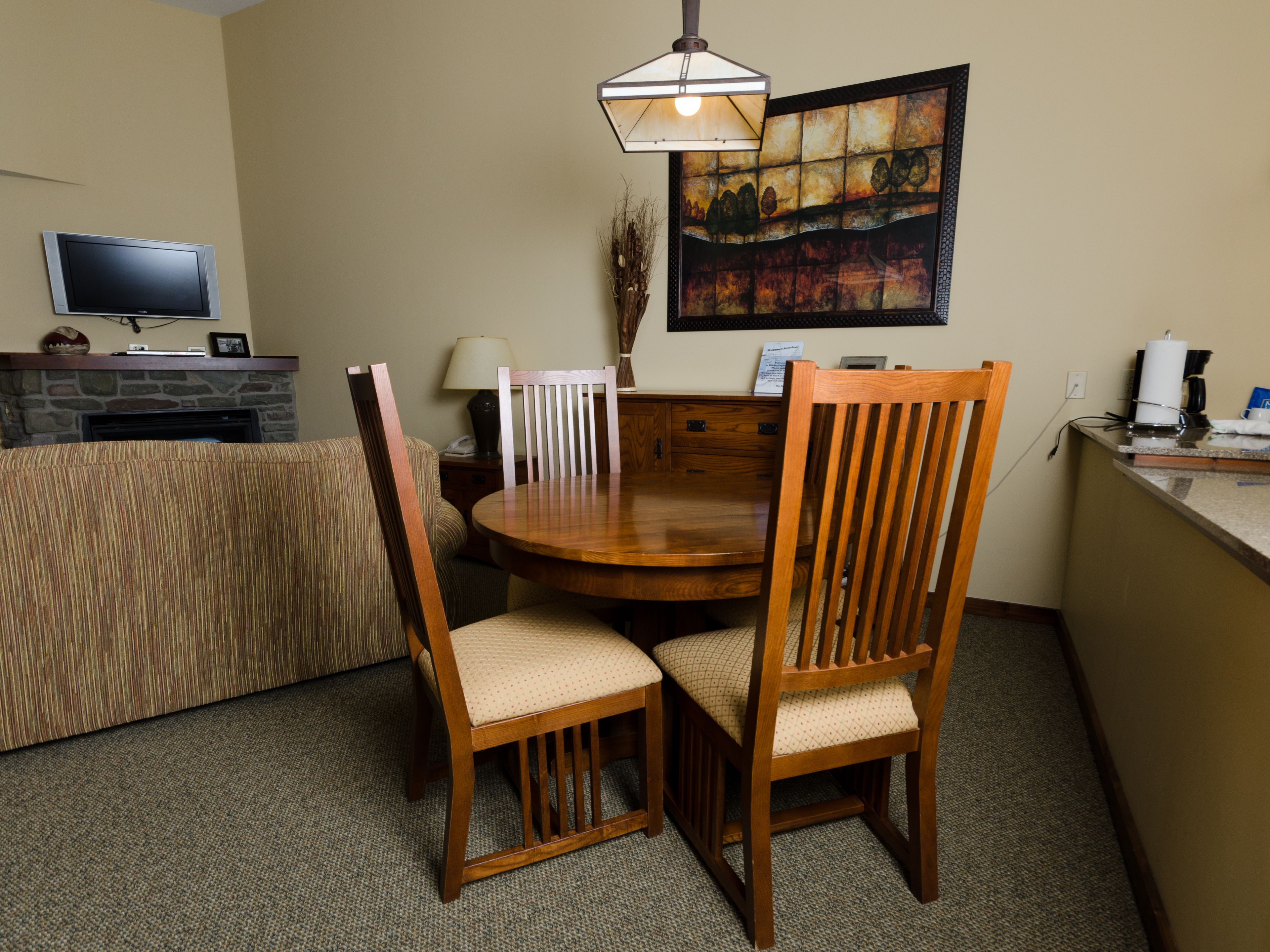 studio deluxe | in-room dining