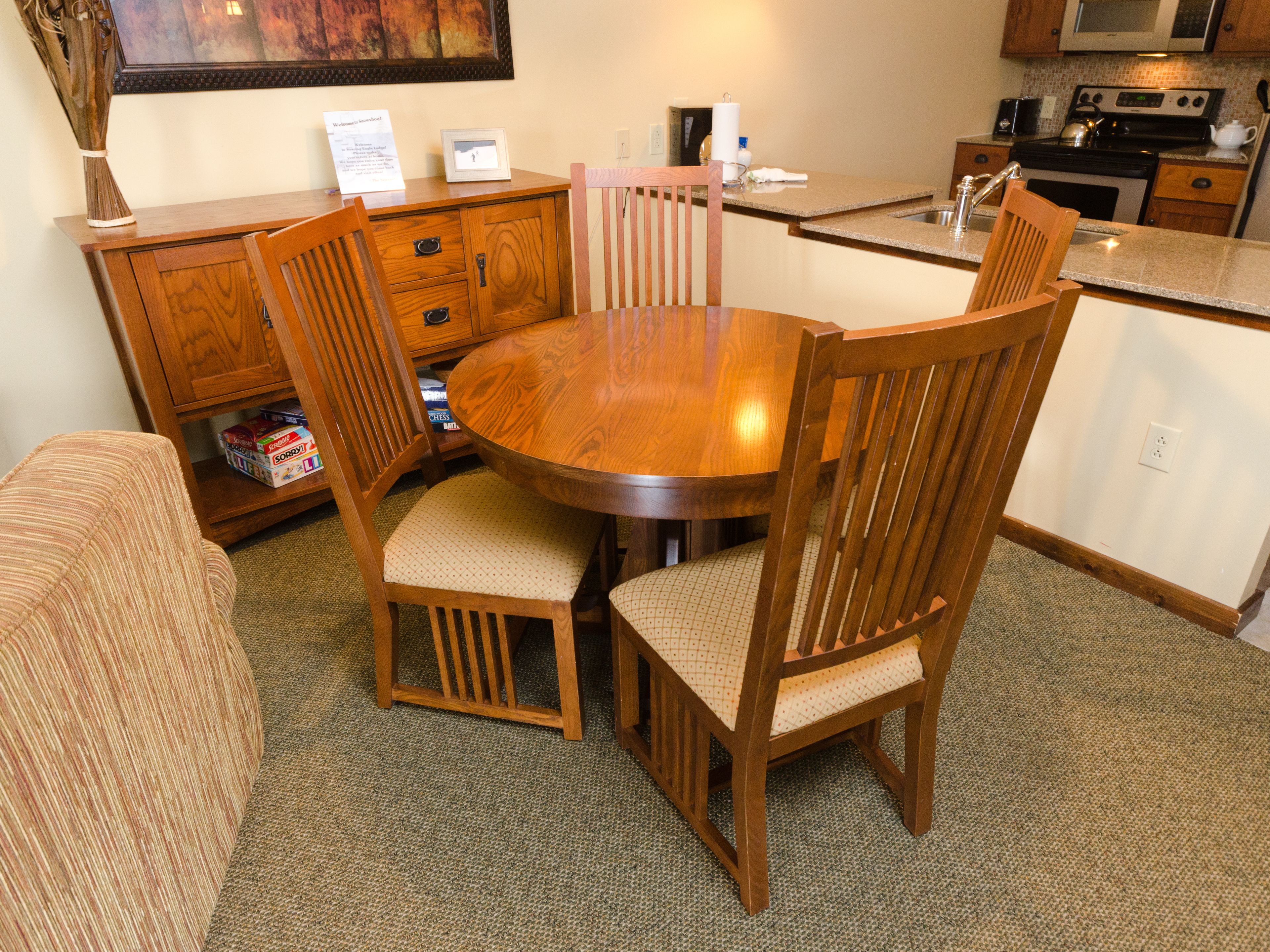 studio deluxe | in-room dining