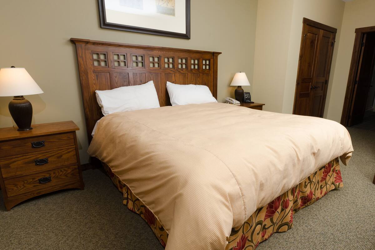 two bedroom condo deluxe | iron/ironing board, free wifi